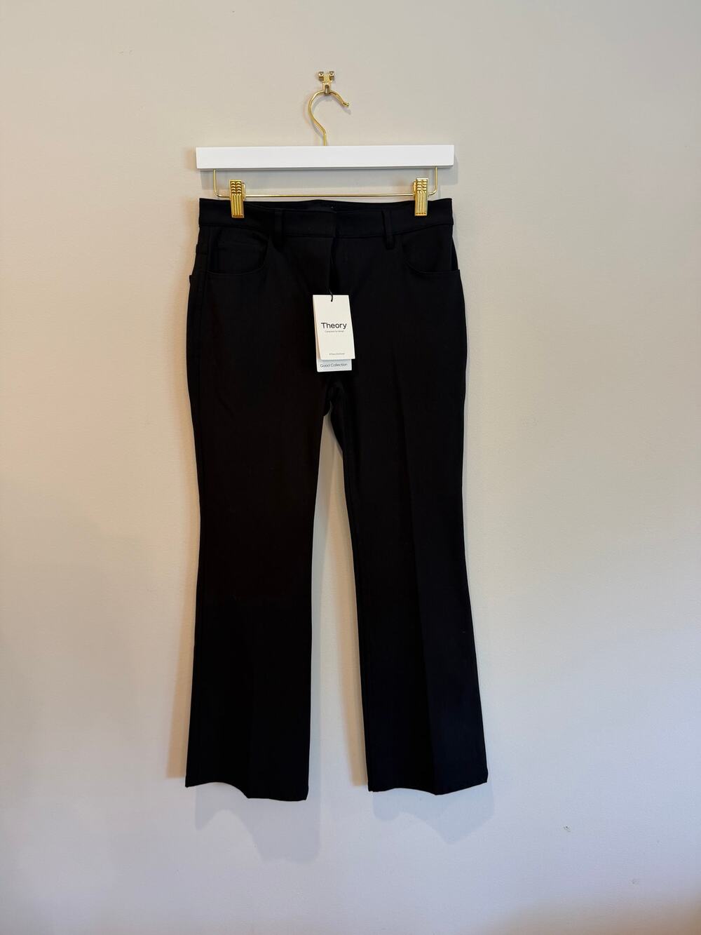 NWT Theory Seamed Kick Pant Eco Bi-Stretch Black Size 0 Cropped Flare Pull-On